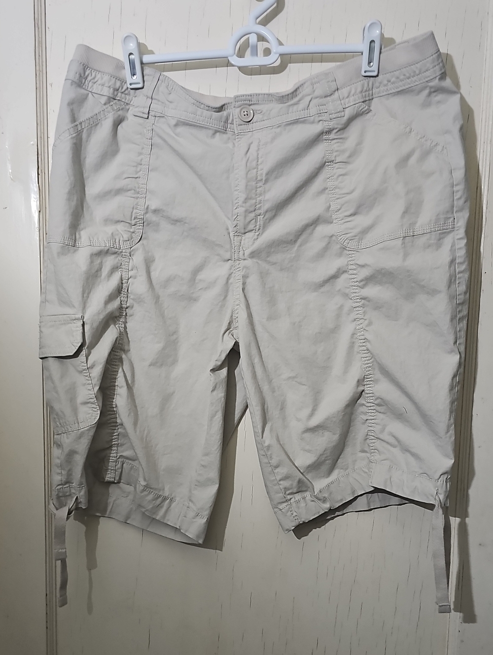 Light Beige Womens Cargo Shorts - Casual Summer Shorts - Sz 16